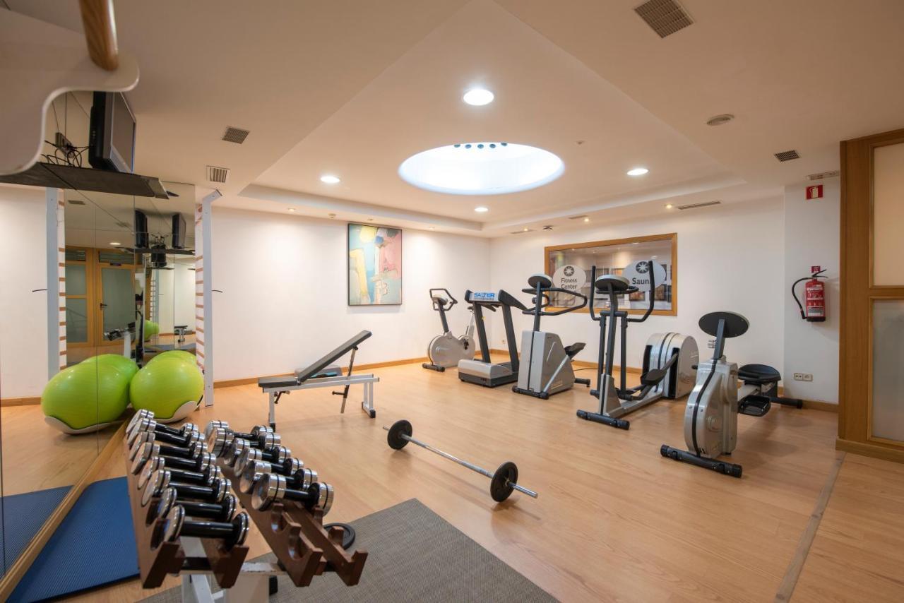 Hotel Eurostars Araguaney Santiago de Compostela Exterior foto A gym at a hotel