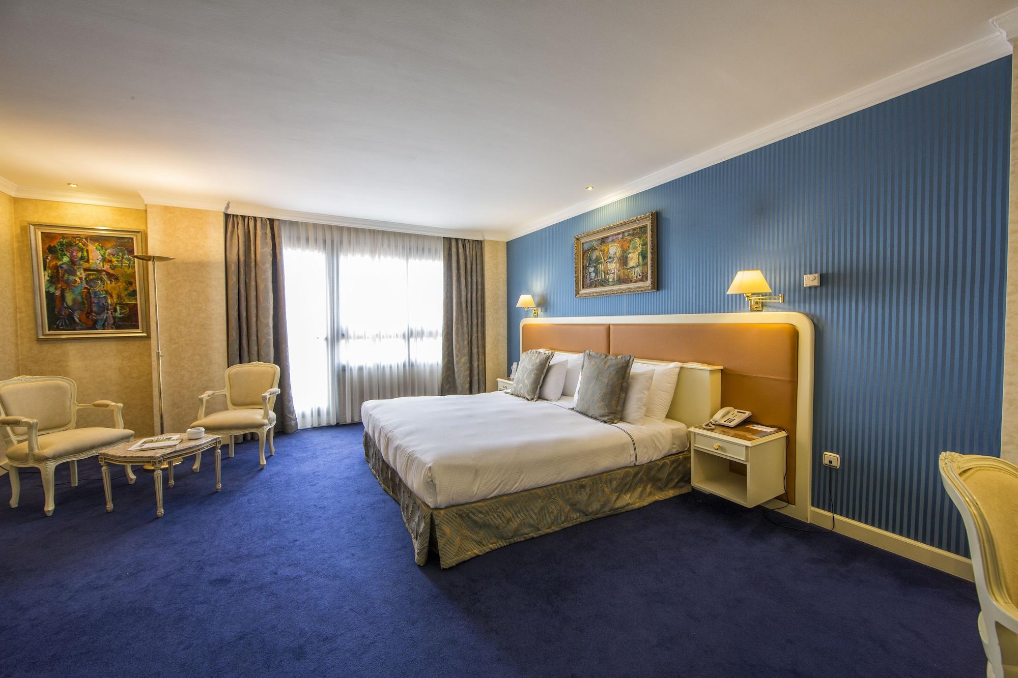 Hotel Eurostars Araguaney Santiago de Compostela Exterior foto A room at the hotel