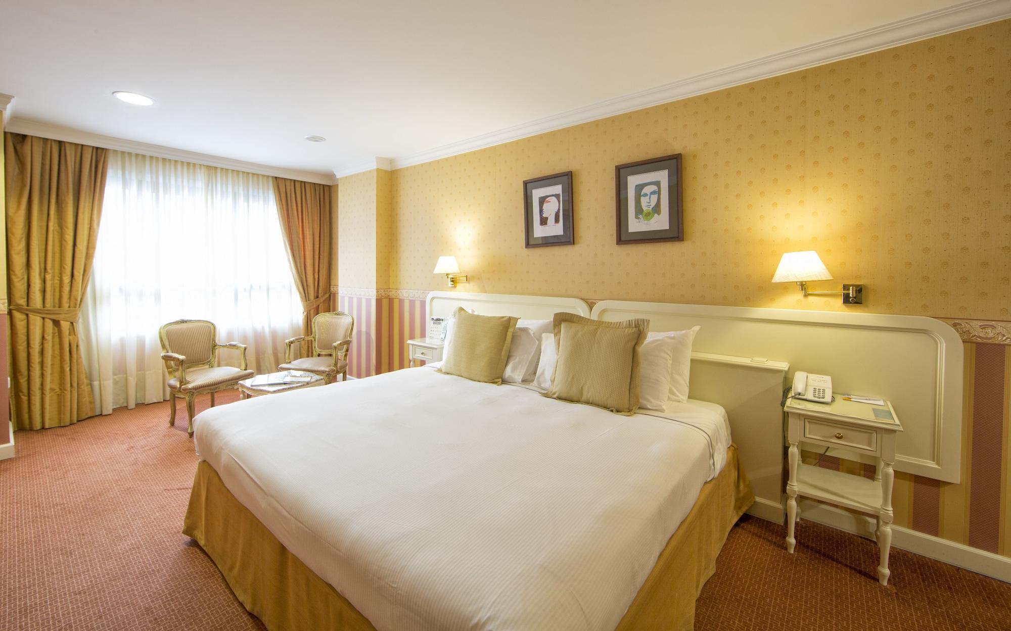 Hotel Eurostars Araguaney Santiago de Compostela Exterior foto A room at the hotel