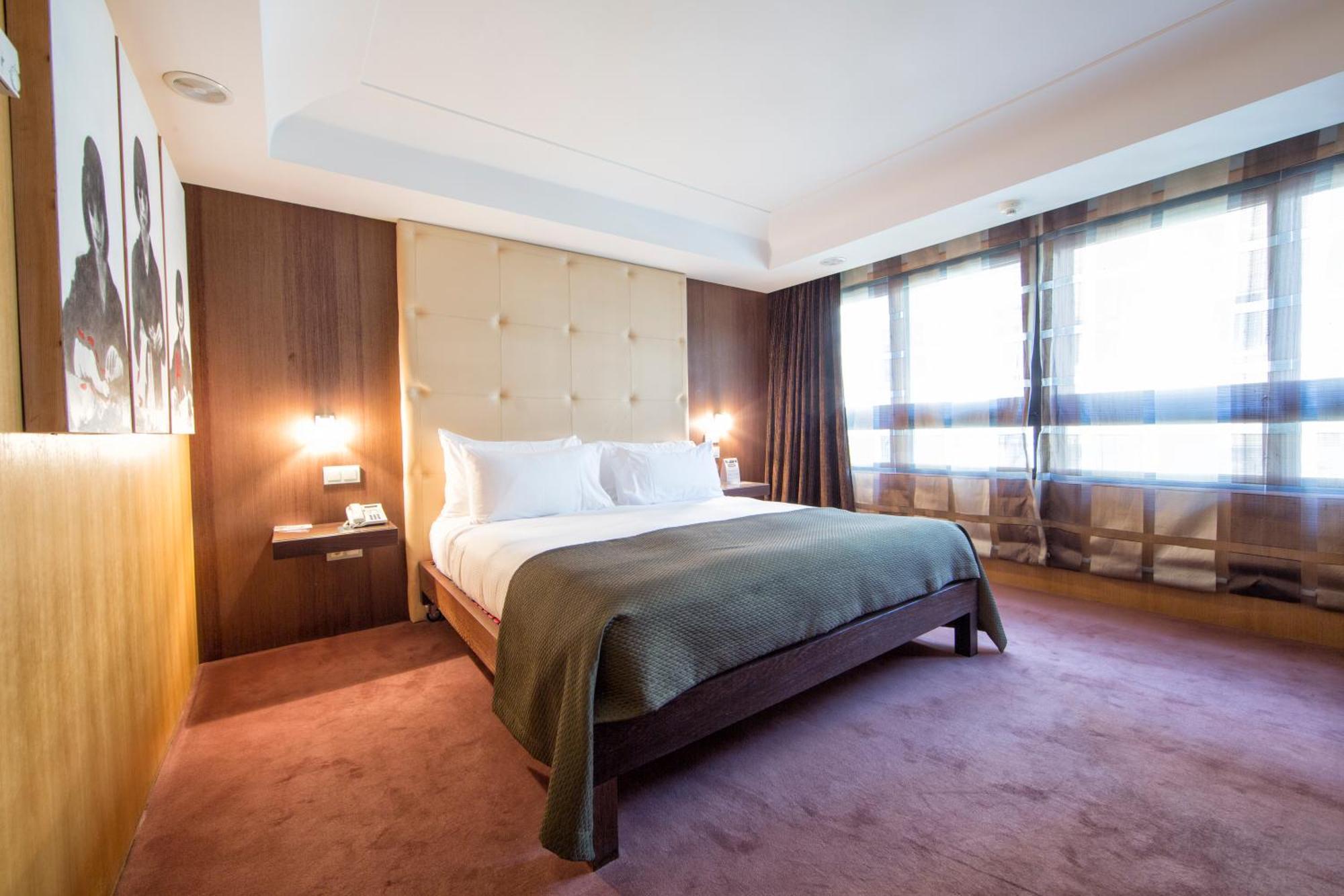 Hotel Eurostars Araguaney Santiago de Compostela Zimmer foto A room at the hotel