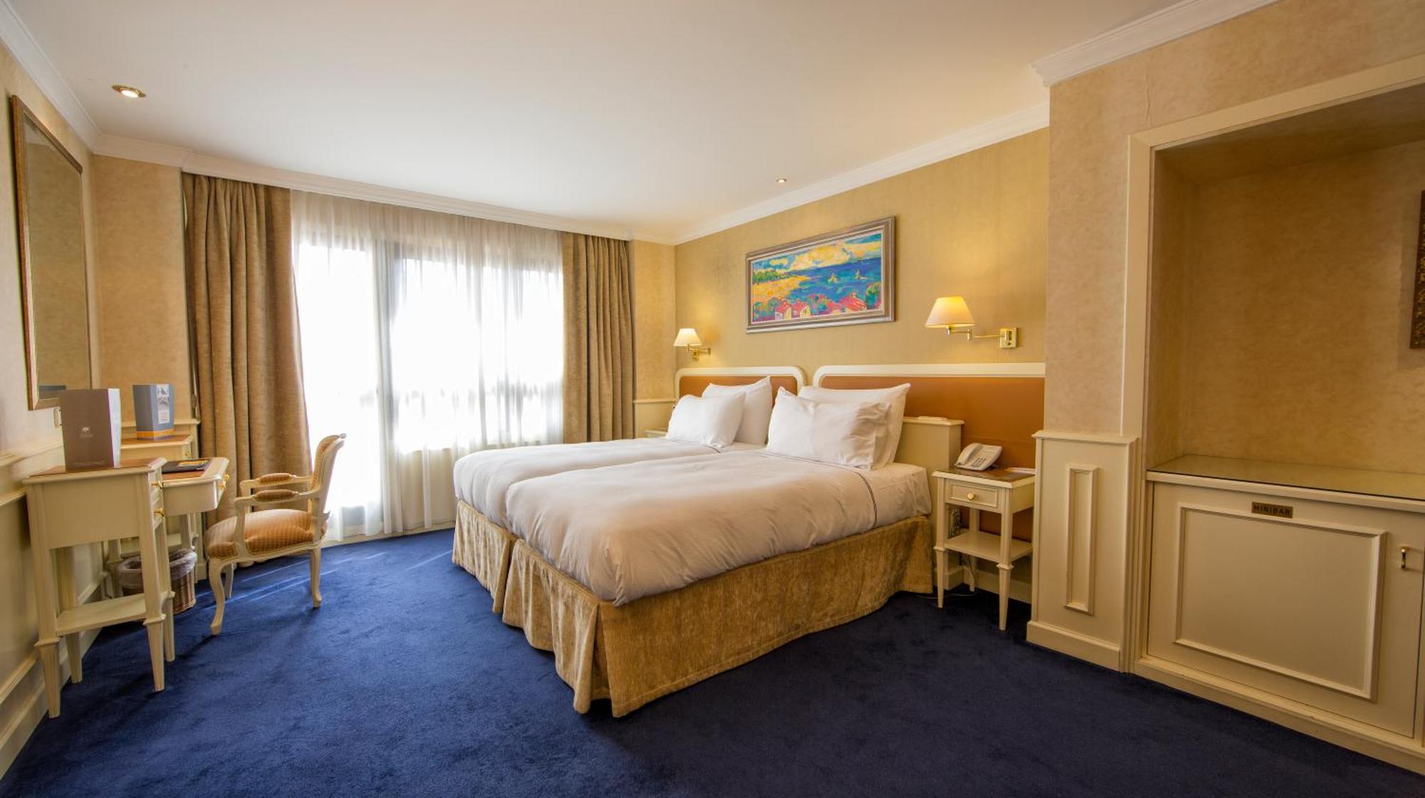 Hotel Eurostars Araguaney Santiago de Compostela Zimmer foto A room at the hotel